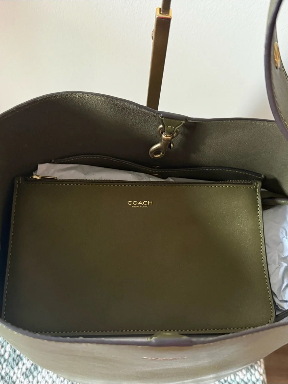 Coach Olive Green Leather Bucket Bag with Matching Pouch- NWOT